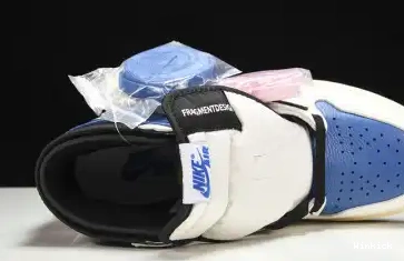 DH3227-105 1 HIGH SCOTT × SP OG AIR NIKE × TRAVIS JORDAN FRAGMENT RETRO 0607